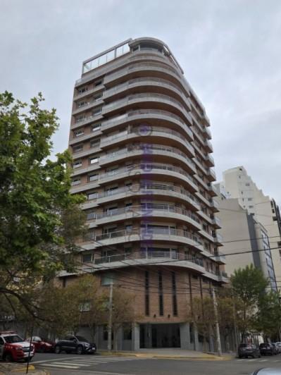 Departamento · 200m² · 7 Ambientes · 2 Cocheras