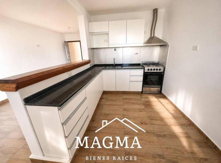 Casa · 228m² · 6 Ambientes · 1 Cochera
