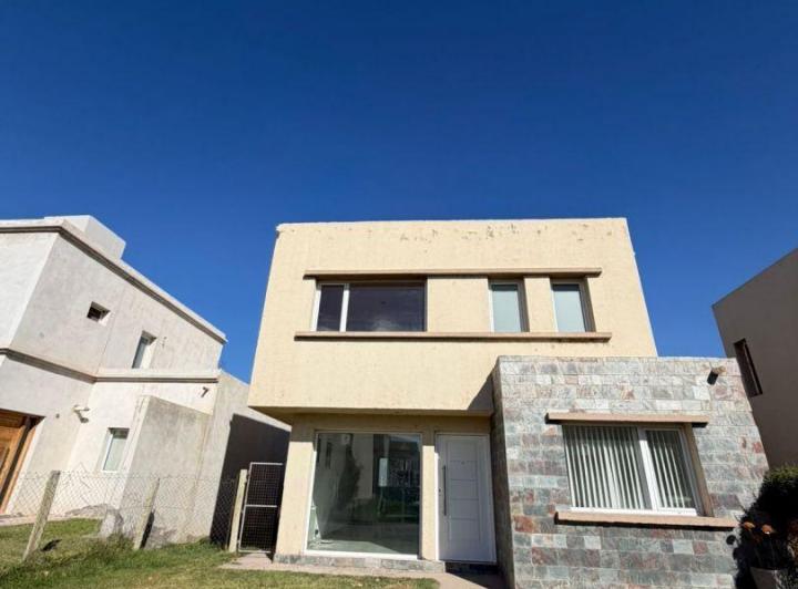 Casa · 132m² · 4 Ambientes