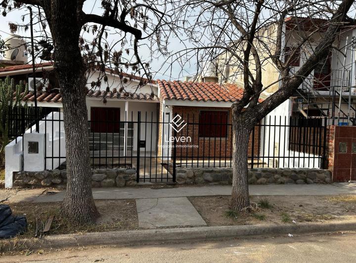 Casa · 79m² · 4 Ambientes · 1 Cochera