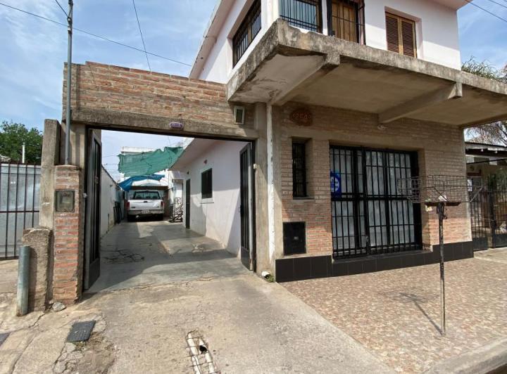 Casa · 280m² · 7 Ambientes · 2 Cocheras