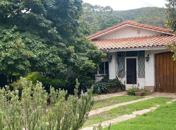 Casa · 210m² · 5 Ambientes · 1 Cochera