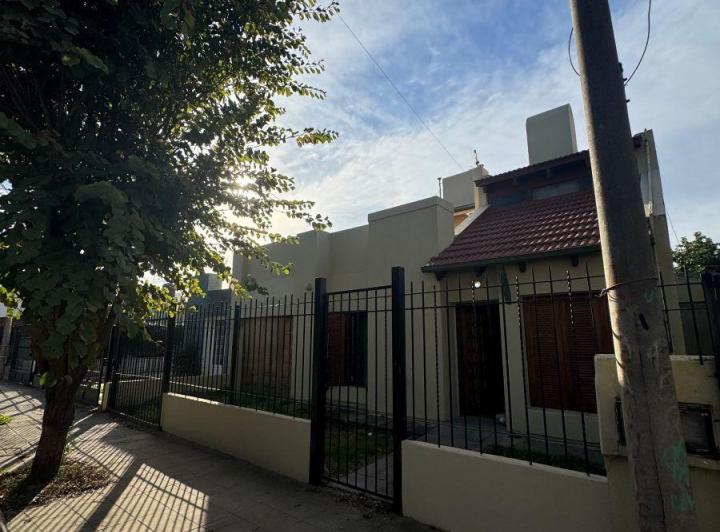Casa · 224m² · 1 Ambiente · 1 Cochera