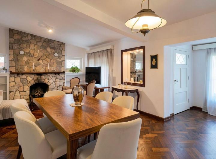 Casa · 244m² · 5 Ambientes · 1 Cochera