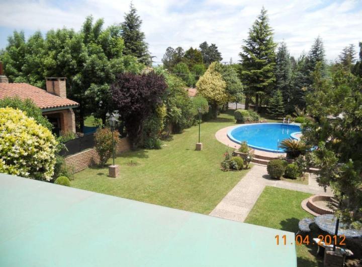 Casa · 190m² · 6 Ambientes · 2 Cocheras