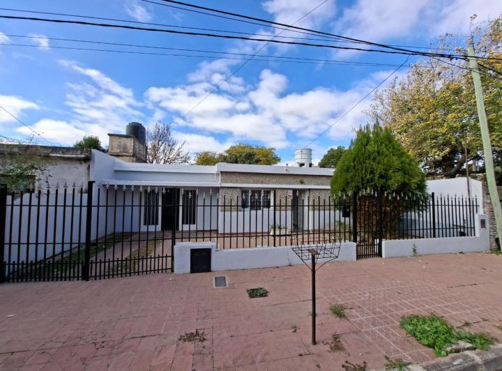 Casa · 170m² · 7 Ambientes · 2 Cocheras