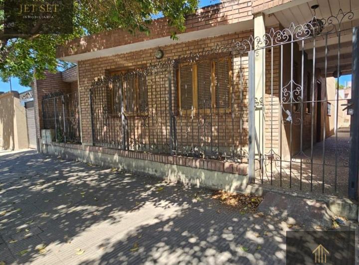 Casa · 280m² · 6 Ambientes