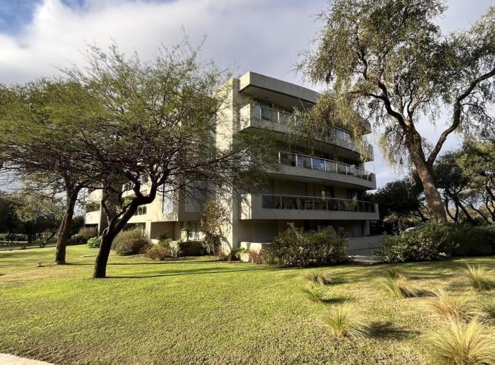 Departamento · 150m² · 2 Dormitorios · 1 Cochera