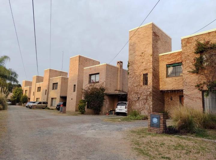 Casa · 180m² · 3 Dormitorios