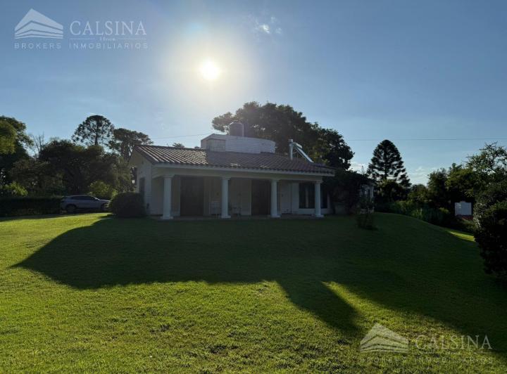 Casa · 250m² · 4 Dormitorios · 4 Cocheras