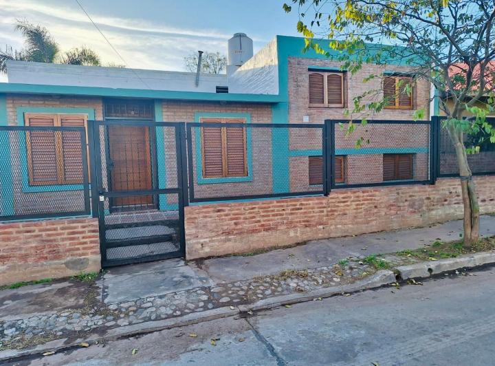 Casa · 170m² · 5 Ambientes · 2 Cocheras
