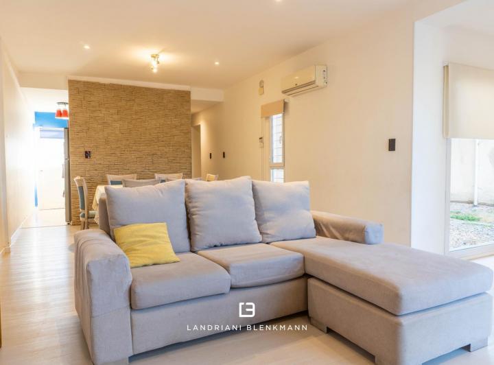 Casa · 82m² · 3 Ambientes · 1 Cochera
