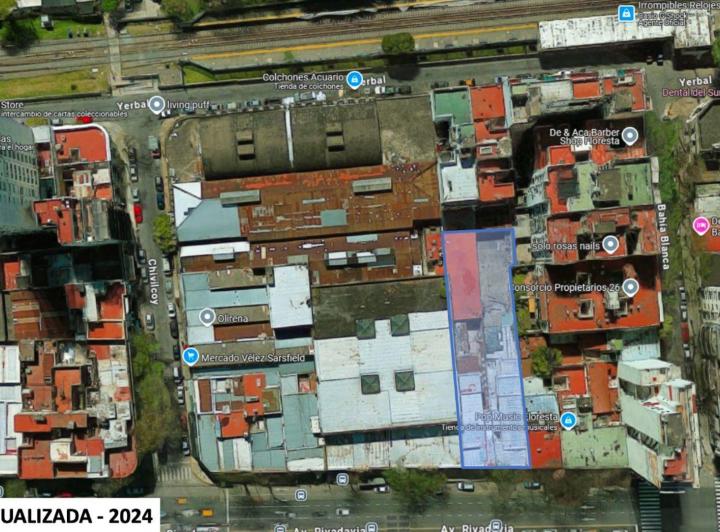 Terreno · 958m²