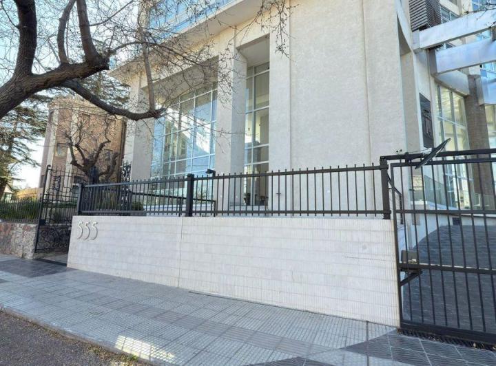 PH · 560m² · 5 Ambientes · 1 Cochera