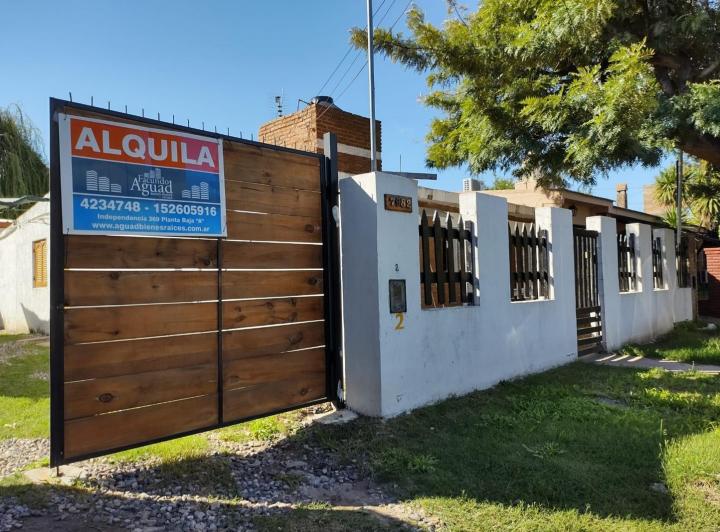 Casa · 384m² · 5 Ambientes · 4 Cocheras