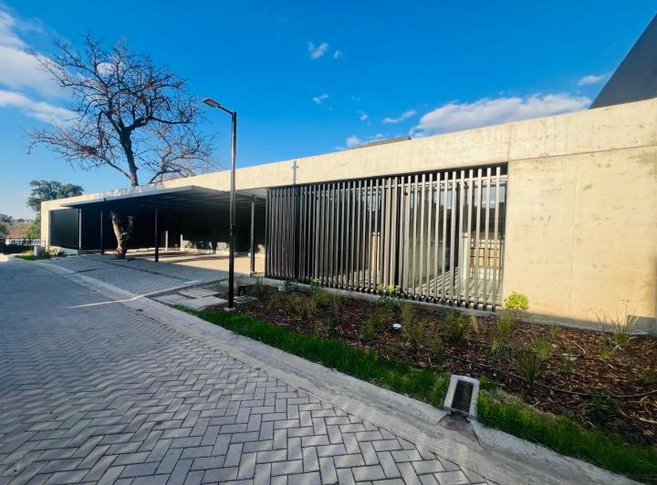 Casa · 200m² · 5 Ambientes · 2 Cocheras