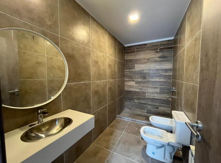 Casa · 175m² · 5 Ambientes · 2 Cocheras