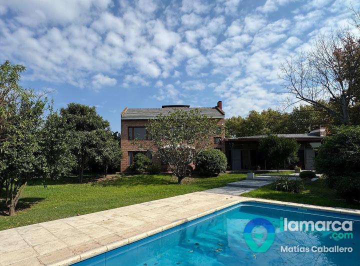 Casa · 550m² · 9 Ambientes · 2 Cocheras
