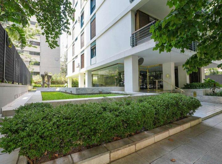 Departamento · 219m² · 6 Ambientes · 1 Cochera