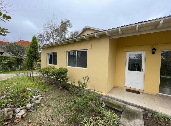 Casa · 180m² · 5 Ambientes · 4 Cocheras