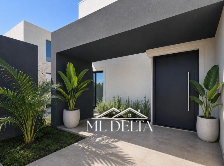 Casa · 223m² · 7 Ambientes · 2 Cocheras