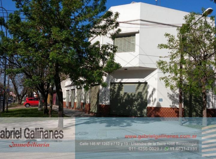 Casa · 153m² · 4 Ambientes · 2 Cocheras