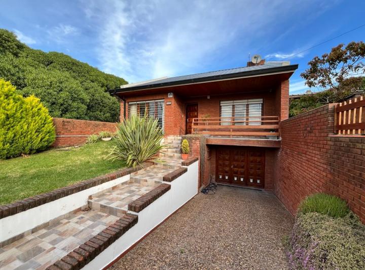 Casa · 150m² · 3 Ambientes · 2 Cocheras