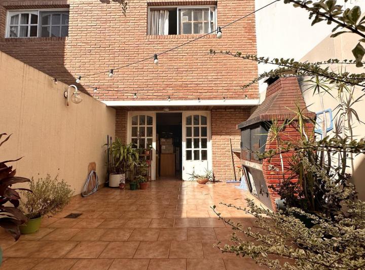Casa · 189m² · 4 Ambientes · 3 Cocheras