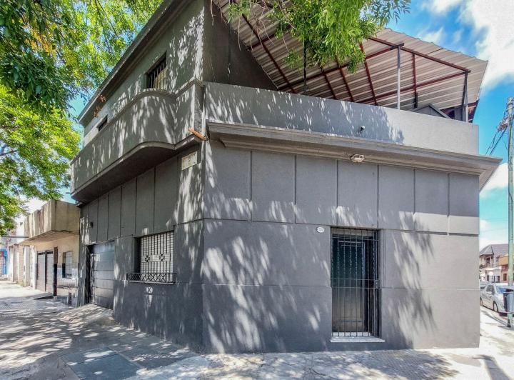 Casa · 130m² · 5 Ambientes · 1 Cochera