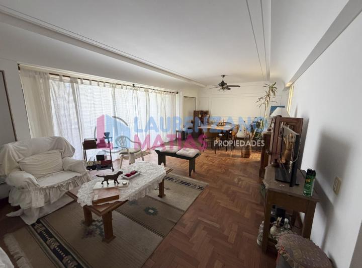 Casa · 320m² · 5 Ambientes · 1 Cochera