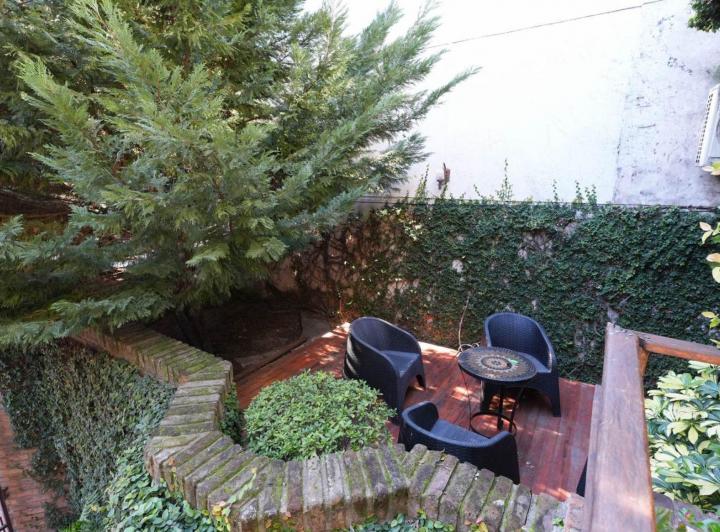 Casa · 184m² · 9 Ambientes · 1 Cochera