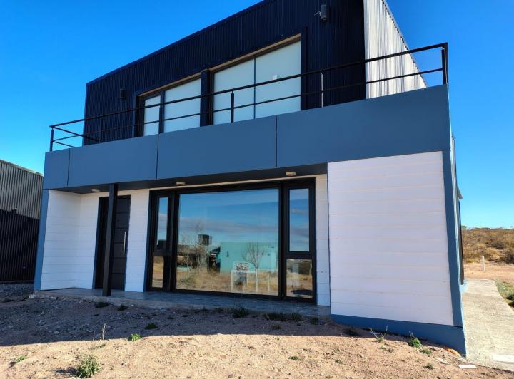 Casa · 220m² · 6 Ambientes · 1 Cochera