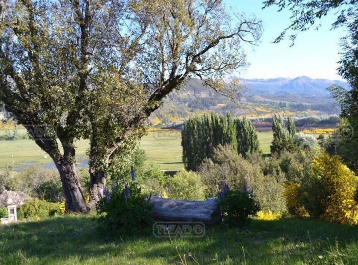 Terreno · 2049m²