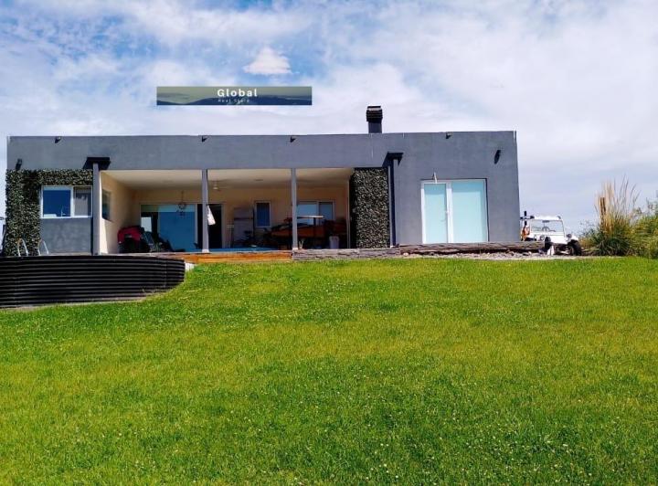 Casa · 100m² · 5 Ambientes · 1 Cochera