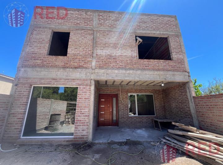Casa · 200m² · 6 Ambientes