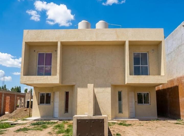 Casa · 97m² · 2 Dormitorios · 1 Cochera
