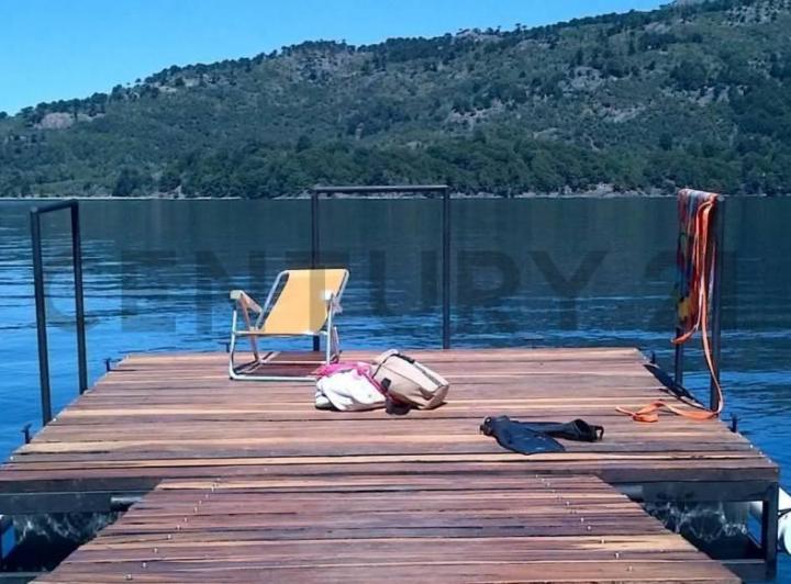 Terreno · 210m² · 9 Ambientes