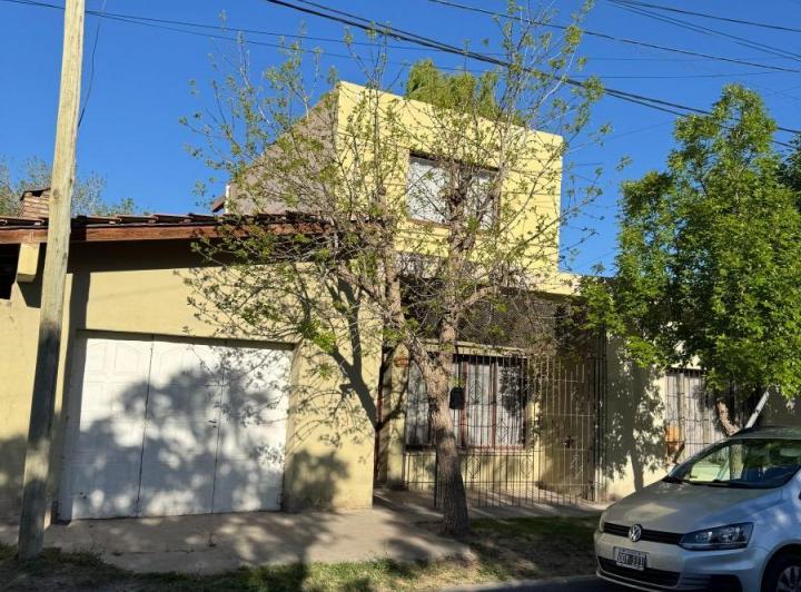 Casa · 110m² · 3 Ambientes · 1 Cochera