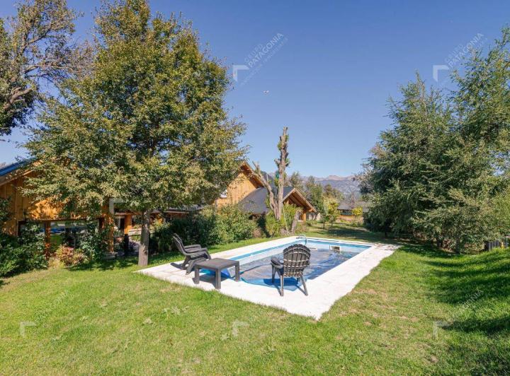 Casa · 300m² · 5 Ambientes · 1 Cochera