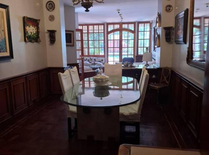 Casa · 237m² · 6 Ambientes · 1 Cochera