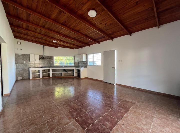 Casa · 90m² · 3 Ambientes · 2 Cocheras