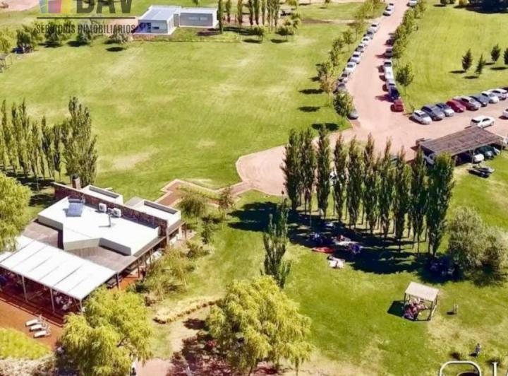 Terreno · 898m²