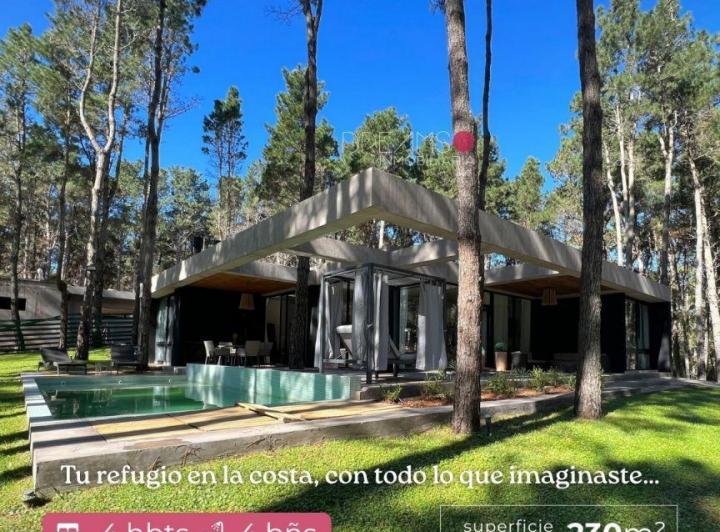 Casa · 212m² · 8 Ambientes · 4 Cocheras