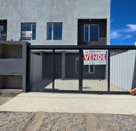 Casa · 285m² · 5 Ambientes · 2 Cocheras