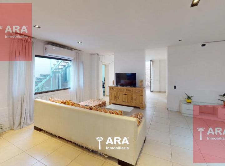 Casa · 250m² · 5 Ambientes · 1 Cochera