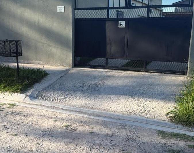 Casa · 352m² · 10 Ambientes · 1 Cochera