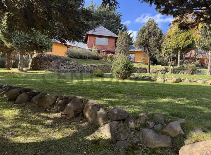 Casa · 130m² · 4 Ambientes · 2 Cocheras