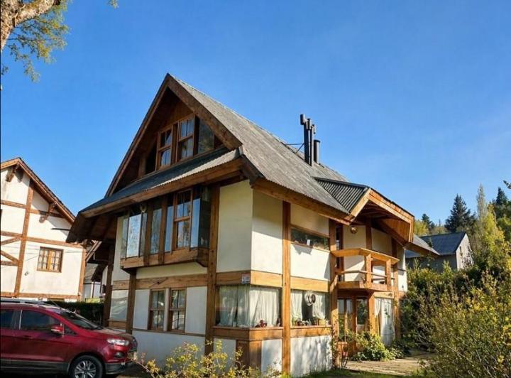 Casa · 220m² · 7 Ambientes · 1 Cochera