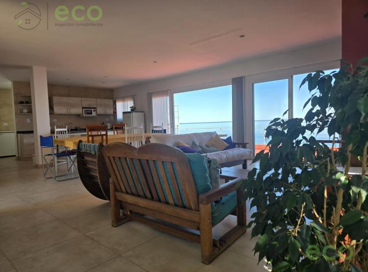 Casa · 251m² · 7 Ambientes · 3 Cocheras