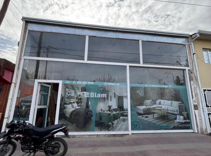 Local comercial · 240m²